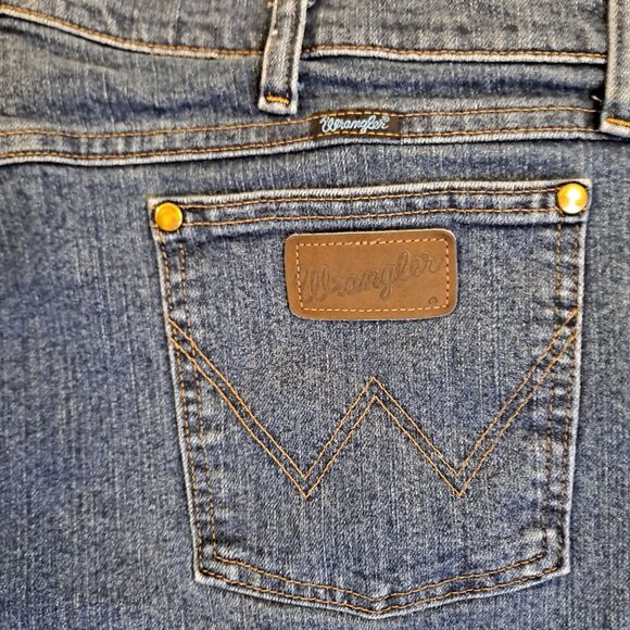 Wrangler Cowboy Cut Jeans MAVVS Regular Fit Moisture Wicking Stretch Mens 42X32 - Picture 5 of 9